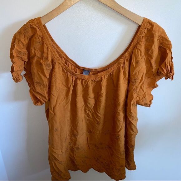 Charlotte Russe burnet yellow off the shoulder top - Picture 3 of 6